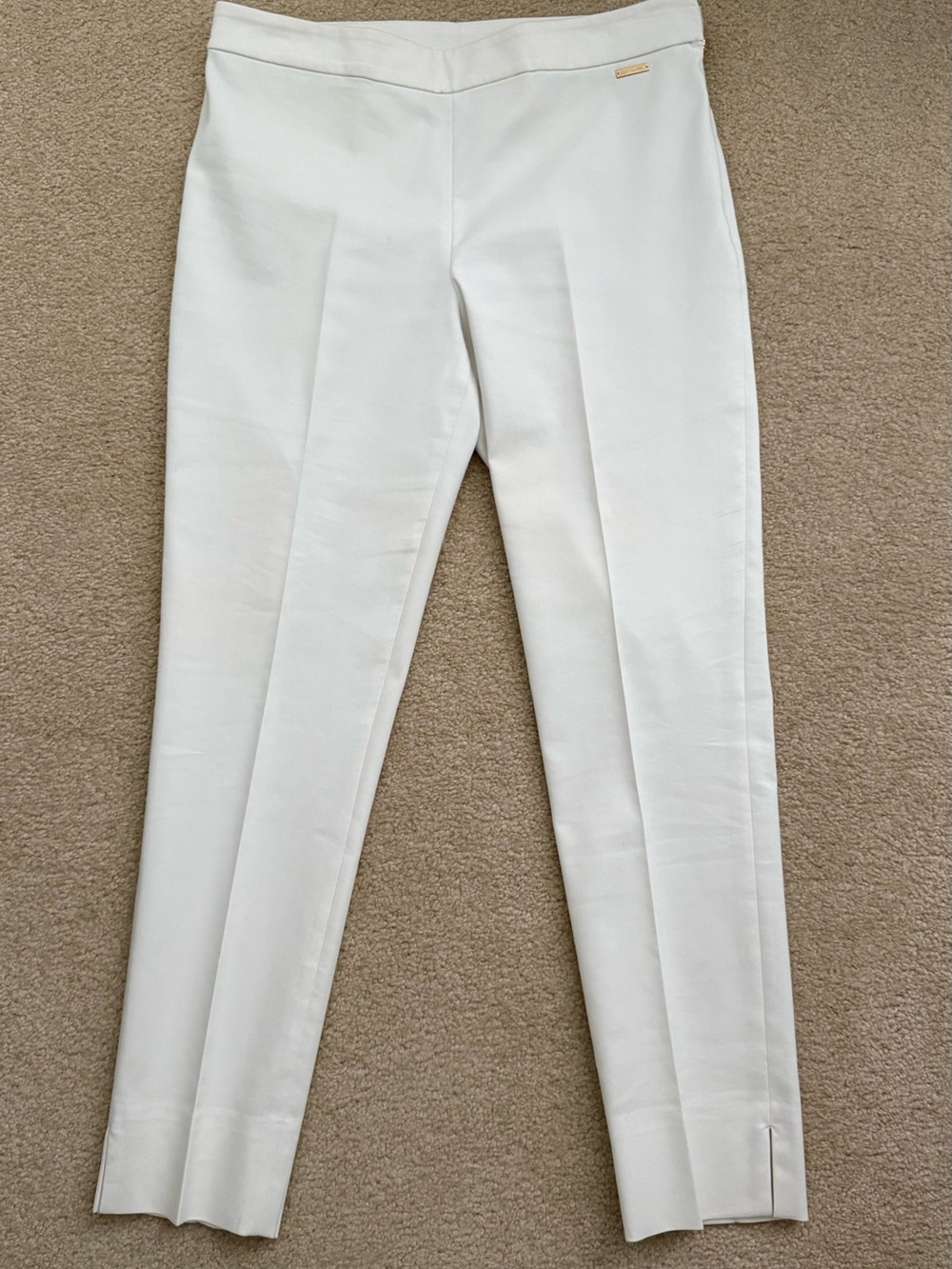 Tory Burch White flat front trousers. Sz 2